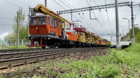 Special maintenance train passing the platform 스톡 동영상 130726780