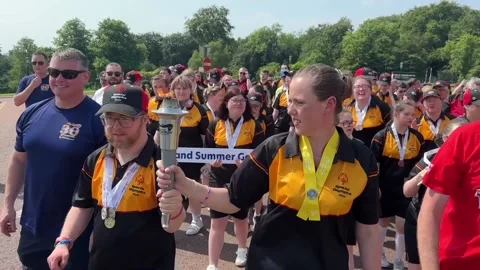 Special Olympics Flame of Hope reaches Parliament Buildings on the Stormont Est Stock-Footage 337654562