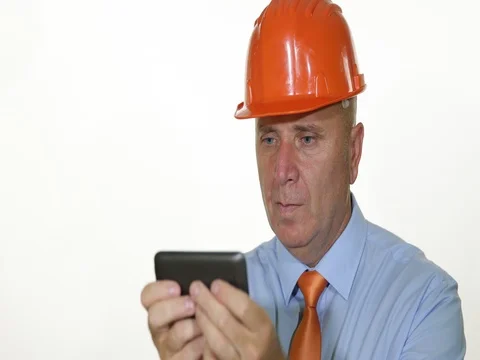 Specialist Engineer Manager Experienced Inspecting Contracts Using Touch Tablet 스톡 동영상 75741708