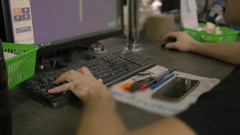 Specialist using modern 3D computer software to analyze the dental model Stockbeeldmateriaal 246727587