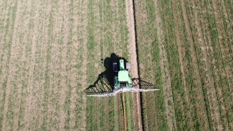 Specialized agricultural machine for the distribution of slurry on the ground Video stock 149653573