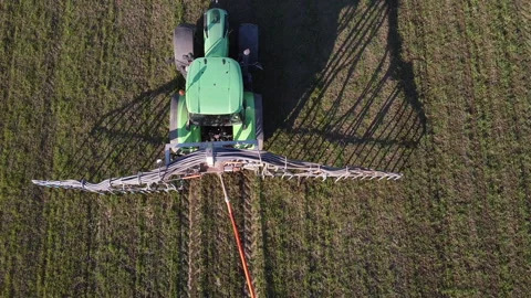 Specialized agricultural machine for the distribution of slurry on the ground Vídeo Stock 149949568