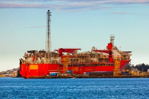 Specialized ship in the shape of the tower Foto stock