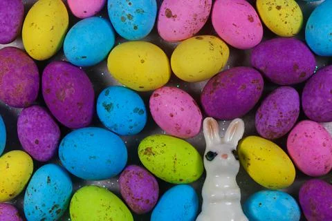 Speckled Candy Egg Fill With Easter Bunny Stock-Fotos