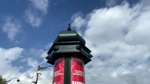 Spectacles advertisement sign in Paris Vidéo 250483358