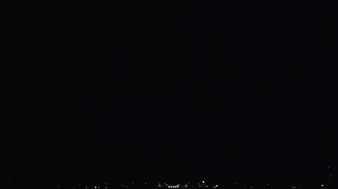 Spectacular fireworks blast from multiple ground mortars firing simultaneously 库存影片 59517706