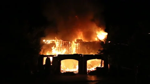 Spectacular house fire Stock Footage 53795657