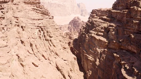 Spectacular mountain range in the desert of Wadi Rum in Jordan. Stock Footage 125760680