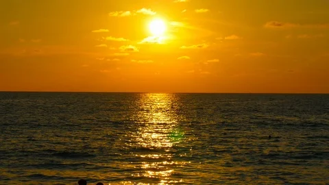 Spectacular sunset over the ocean Stock-Footage 101310315