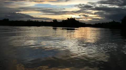 Spectacular sunset reflection on river Video stock 18191898