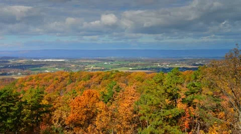 Spectacular timelapse of fall Foliage landscape panorama in Pennsylvania, USA ti Stock Footage 17569417