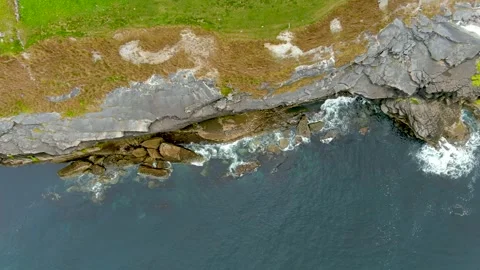 Spectacular top-down aerial view, the Burren region of County Clare, Ireland 库存影片 247010925