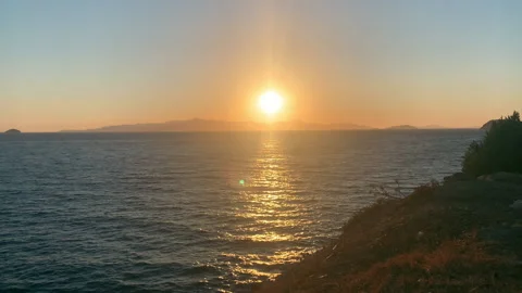 Spectacular waterscape at sunset Video stock 166682574