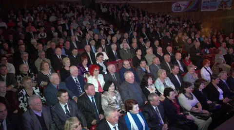 Spectators in the theater 2 Stock-Footage 33148739