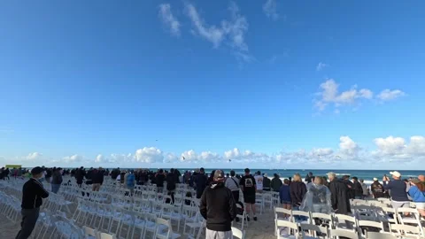 Spectators Watching Airshow Performance at Surfers Paradise Beach Vídeos de archivo 345013905