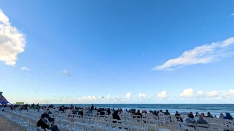 Spectators Watching Airshow Performance at Surfers Paradise Beach Vídeos de archivo 345013963