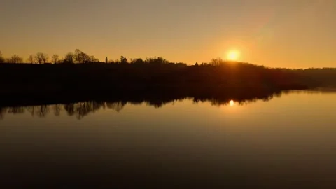 Specular sunset Video stock 261683035