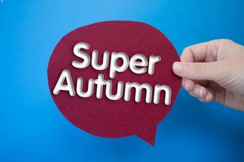 Speech bubble in front of colored background with Super Autumn text. Foto stock