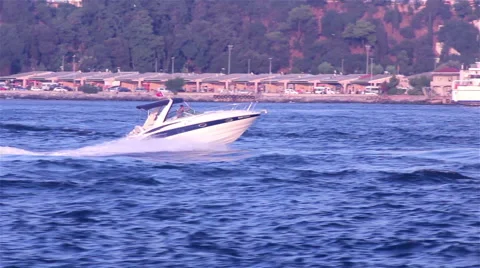 Speed Boat At Bosphorus Vidéo 43676870