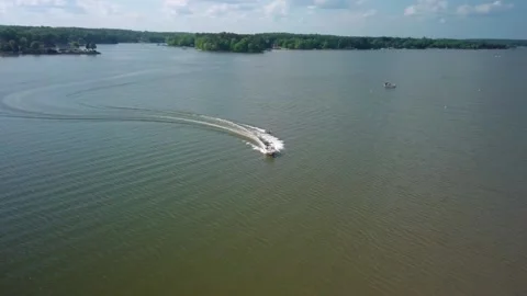 Speed Boat Pulling Tube 스톡 동영상 230103984