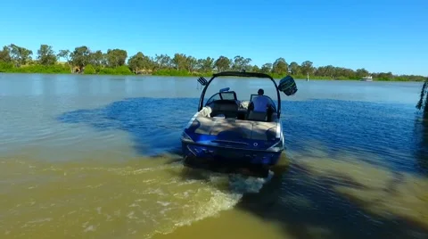 Speed boat on the river murray Video stock 68602051