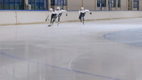 Speed Racer Overtaking Other Skaters During Training Видео 252248452