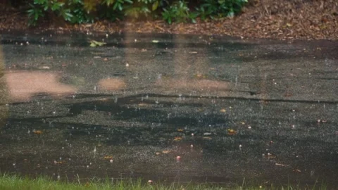 Speed ramped clip for dramatic effect of rainfall. 스톡 동영상 288211241