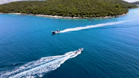 Speedboat Crossing  4K 動画素材 140545355