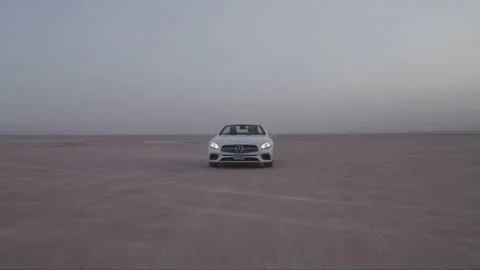 Speeding Mercedes Benz Drives In Desert Vídeo Stock 208741753