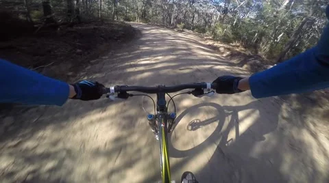 Speeding on a Mountain Biking Trail Vidéo 52706687
