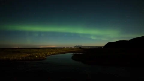Spellbinding visuals of the otherworldly Aurora Borealis against a backdrop of a 動画素材 334658791