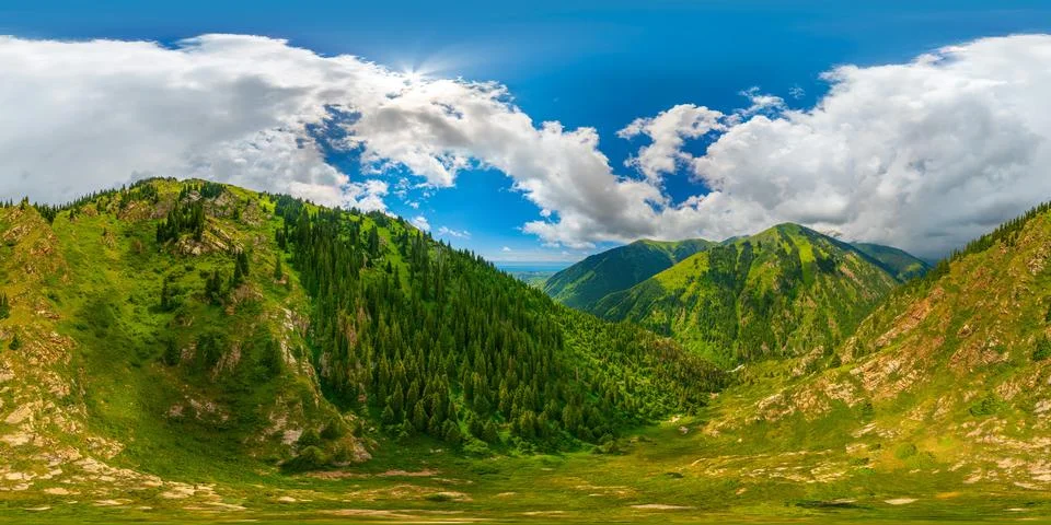 Spherical aerial panorama in equirectangular projection of Majestic mountains in Fotos de archivo