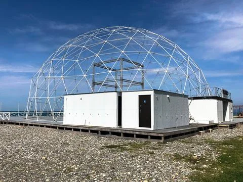 Spherical round abstract construction construction metal white of triangles o 库存照片