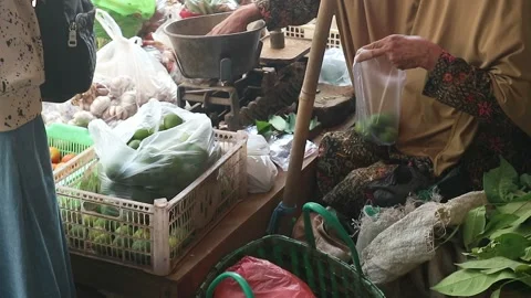 Spice and vegetable traders Stock Footage 210073625