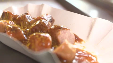 Spice on german Currywurst Vidéo 46846072