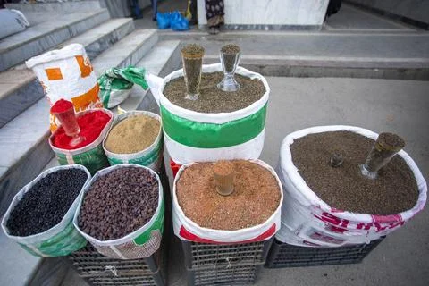 The spice stand on the sidewalk. Fotos Stock