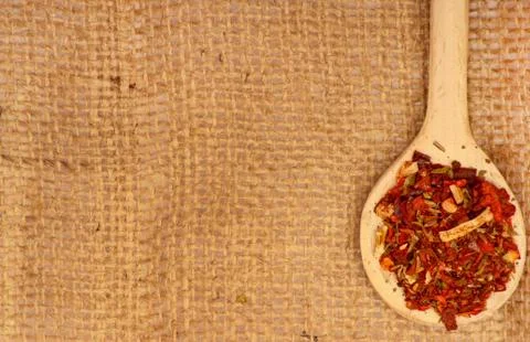 Spices on burlap Stock-Fotos