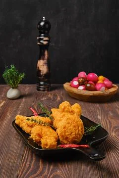 Spicy deep fried breaded chicken wings Foto stock