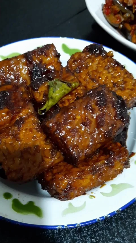 Spicy Fried Tempeh Platter Stock Footage 331418791