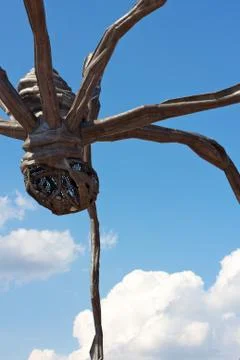 Spider Sculpture Before Clouds Foto stock