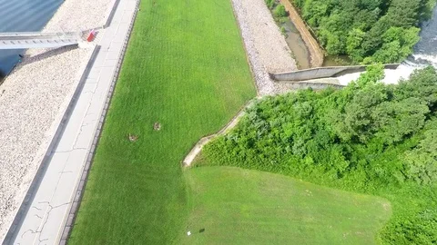 Spillway turn 库存影片 76196925