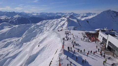Spin around Gd Rochette top station 4K Stock Footage 128933672