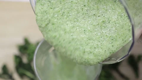 Spinach and apple smoothie Stock Footage 146574152