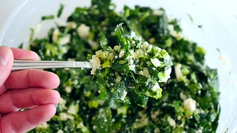 Spinach and cheese mixture to make pastries, 스톡 동영상 153358938