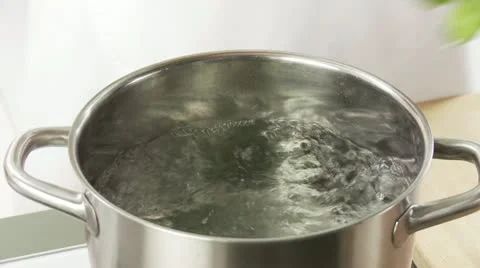 Spinach being blanched 스톡 동영상 24645583