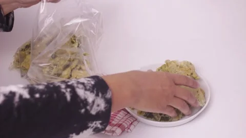 Spinach chips Video stock 240350962