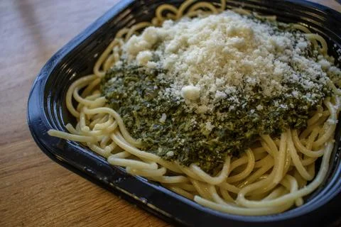 Spinach spaghetti delight Stock Photos