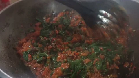 Spinach stew Stock Footage 159315437