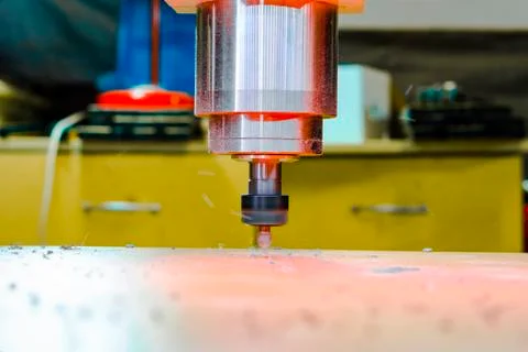 Spindle with a milling cutter inserted into the collet. cnc machine Foto stock
