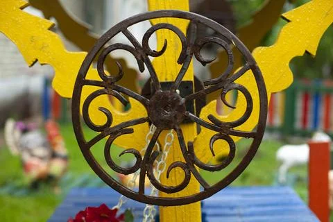  Spindle wheel. Metal circle. Round wrought iron. Well handle. Spindle whe... Fotos Stock